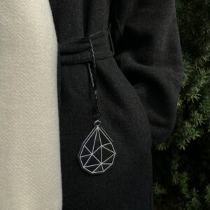 Reflective Pendant “Tear” Black